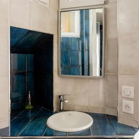 6 Montparnasse St Germain * Paris